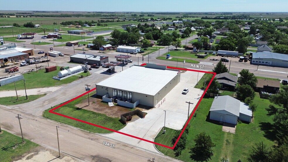 More Photos Of 1323 Main St, La Crosse Storefront For Lease