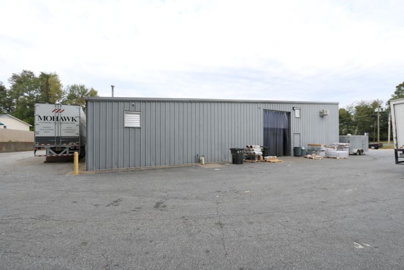 More Photos Of 913 N Main St, Greer General Retail For Sale