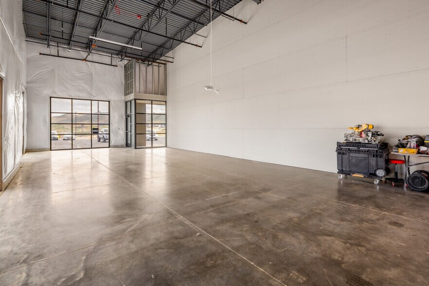 More Photos Of 4285 S Eldridge St, Morrison Flex For Sale