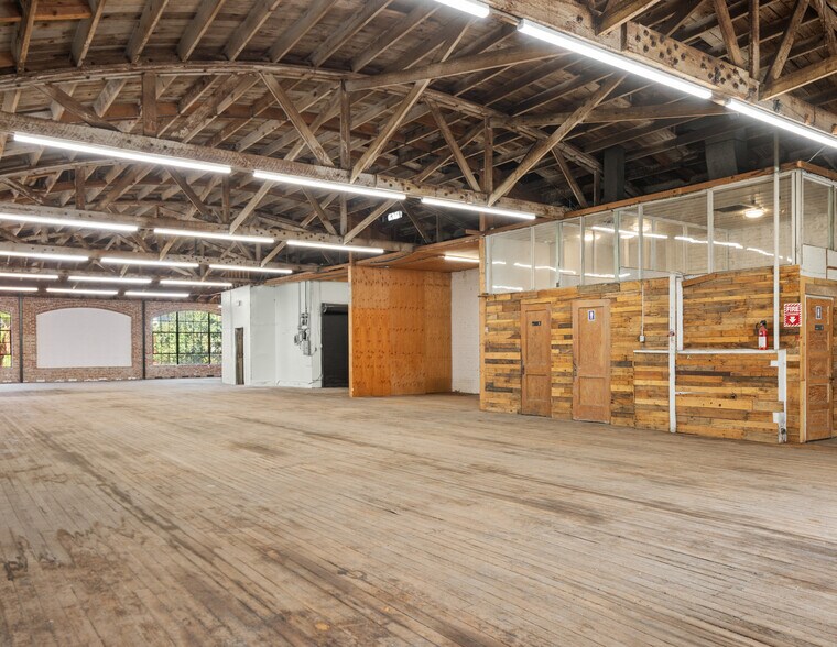 More Photos Of 236 W 15th St, Los Angeles Warehouse For Sale