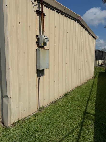 More Photos Of 1201 Green ave, Saint Bernard Warehouse For Sale