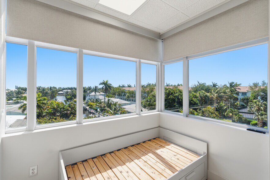 More Photos Of 3330 N Federal Hwy, Boynton Beach Office For Lease