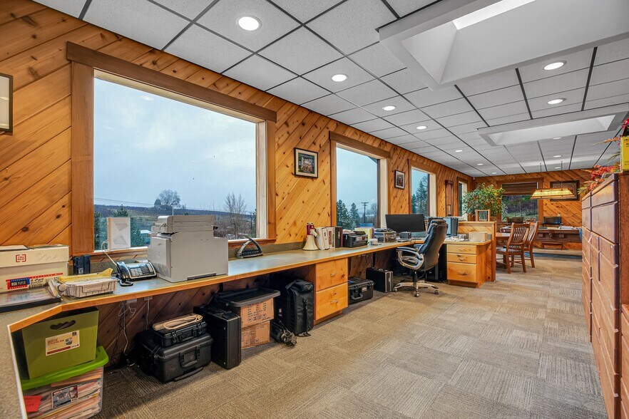 More Photos Of Stadelman, Hood River Industrial For Sale