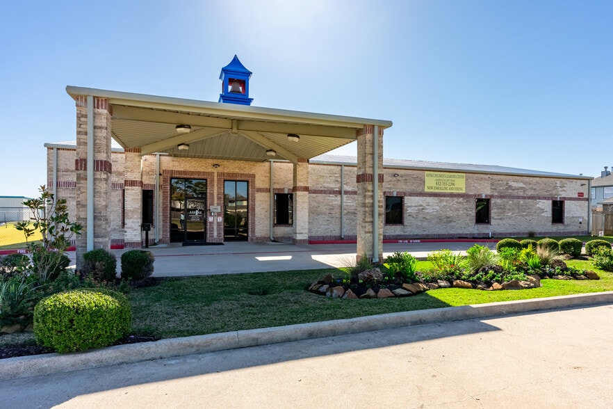 Primary Photo Of 13511 Florence Rd, Sugar Land Daycare Center For Lease