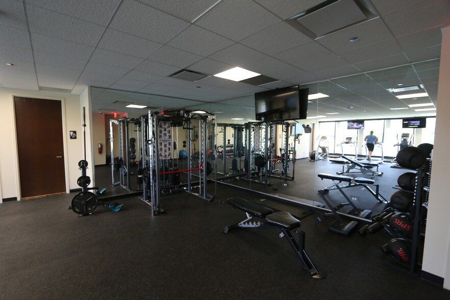 More Photos Of 2801 Lakeside Dr, Bannockburn Office For Lease