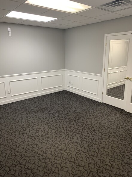 More Photos Of 35427 Dodge Park Rd, Sterling Heights Office For Lease