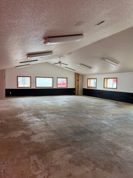 More Photos Of 1430 Main Ave, Fargo General Retail For Lease