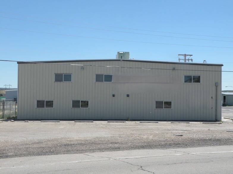 Primary Photo Of 1 Bowker Rd, Rock Springs Warehouse For Lease