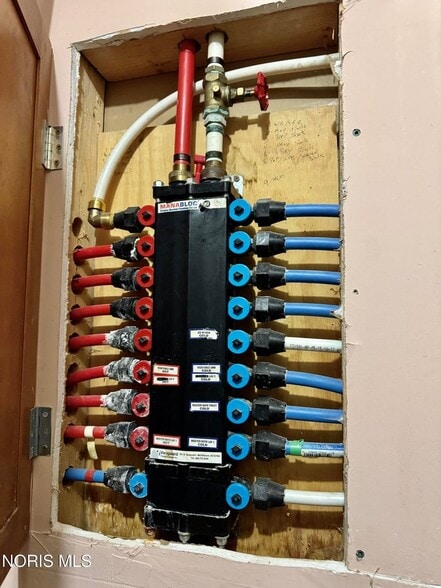 More Photos Of 404 W Vine St, Edgerton Restaurant For Sale