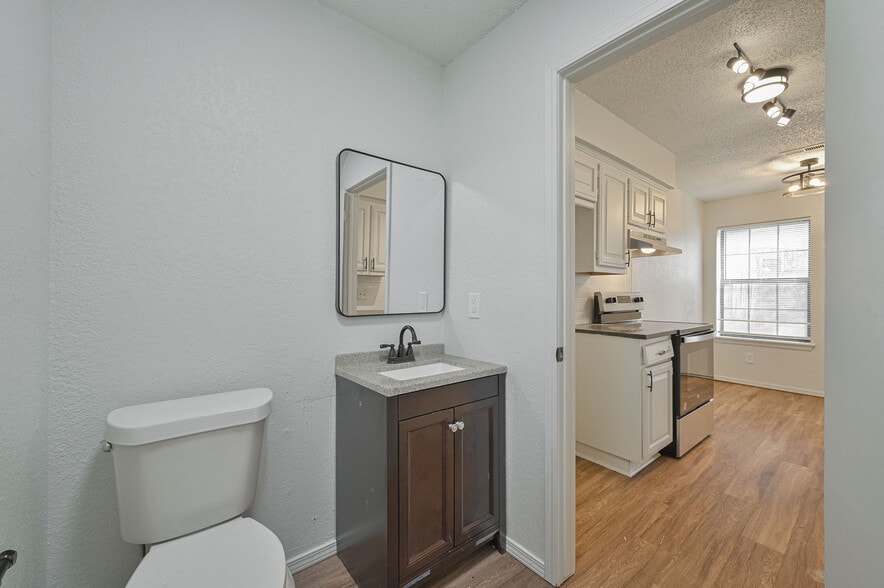 More Photos Of 8300 NW 10th St, Oklahoma City Apartments For Sale