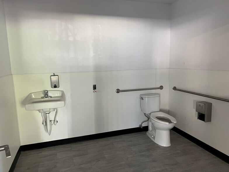 More Photos Of 1712 W Temple St, Los Angeles Restaurant For Lease