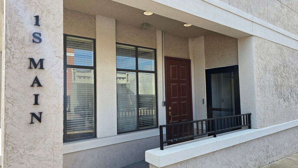 More Photos Of 1 E Central Ave, Temple Office For Lease