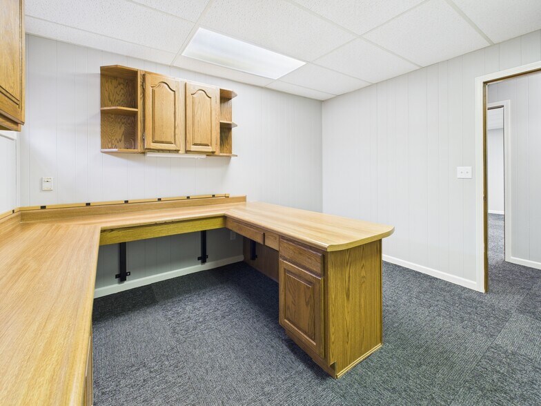 More Photos Of 427 Memorial Dr, Greenville Office For Lease