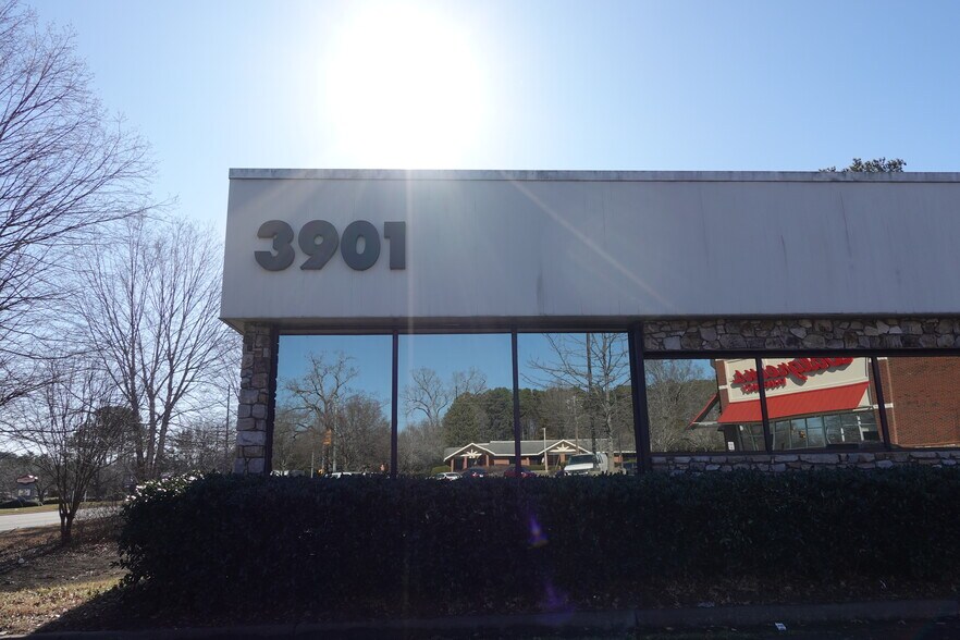 More Photos Of 3901 N Roxboro St, Durham Medical For Lease