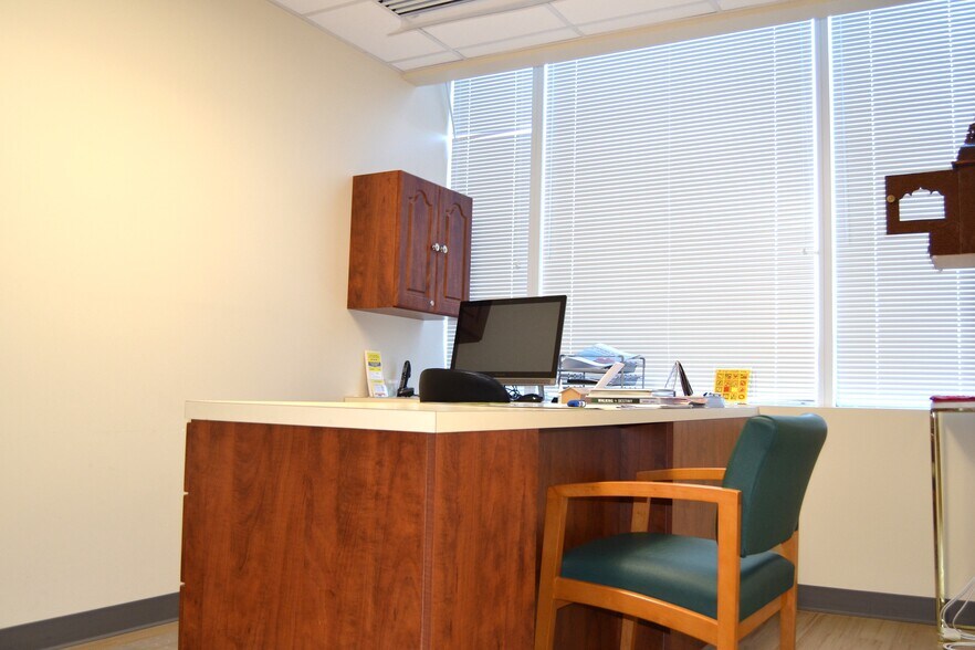 More Photos Of 2 Hospital Plz, Old Bridge Medical For Lease