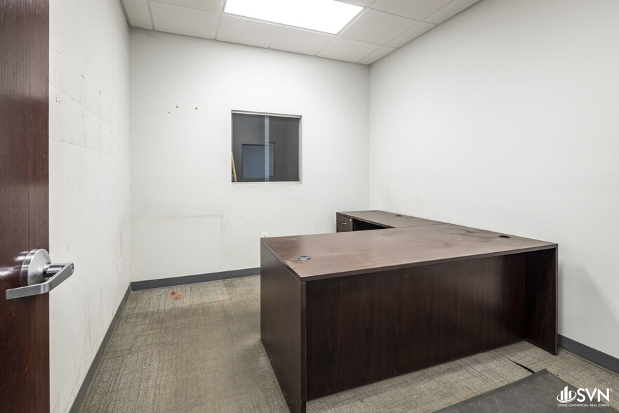 More Photos Of 1101-1115 Delaware Ave, Lexington Warehouse For Lease