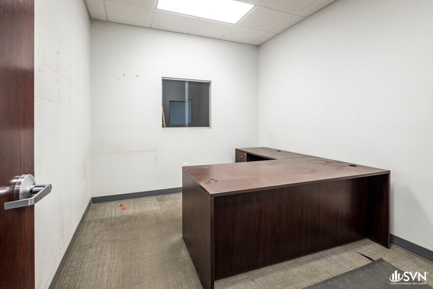 More Photos Of 1115 Delaware Ave, Lexington Warehouse For Lease