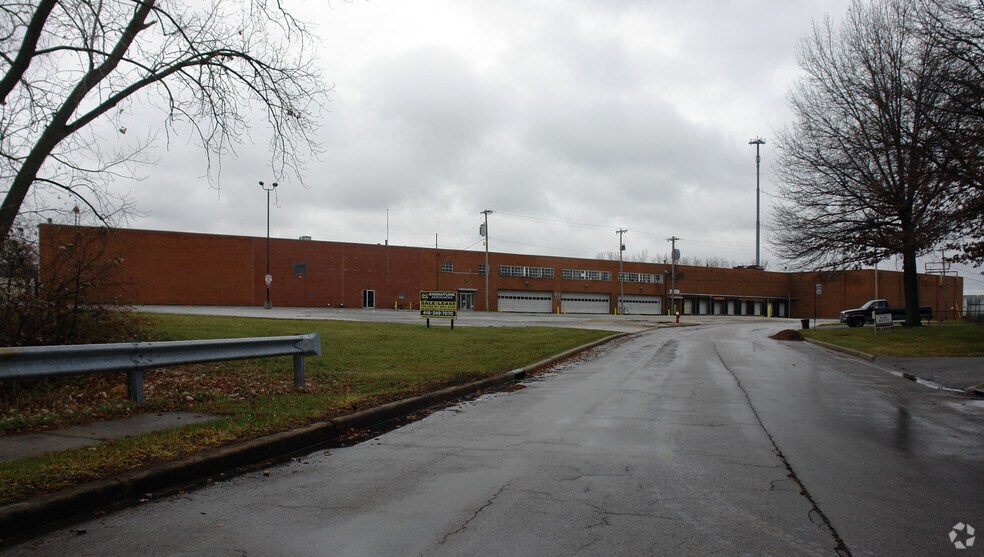 More Photos Of 2145 Tedrow Rd, Toledo Distribution For Lease