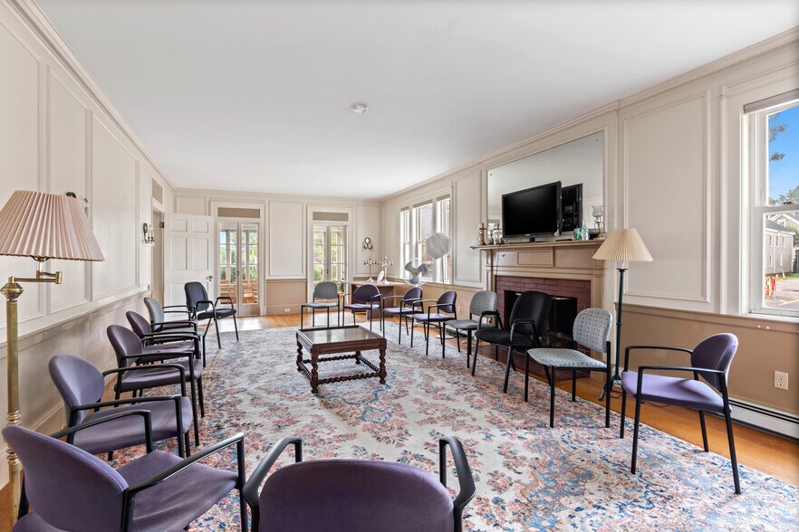 More Photos Of 145 Main St, Amesbury Specialty For Sale