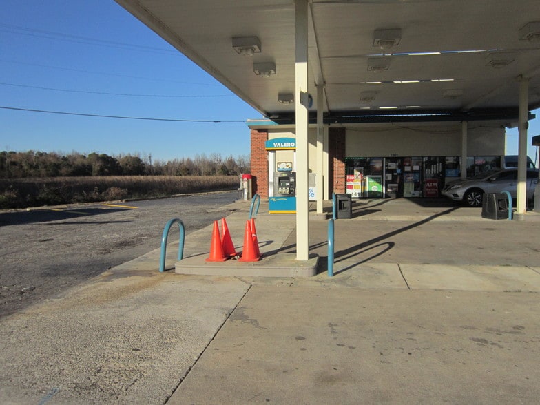 More Photos Of 2301 Lackey St, Lumberton Convenience Store For Sale