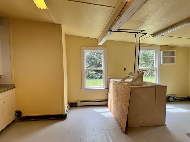 More Photos Of 11 South St, Bernardston Storefront Retail Residential For Sale
