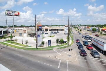 More Photos Of 10701 W Bellfort Ave, Houston Unknown For Lease