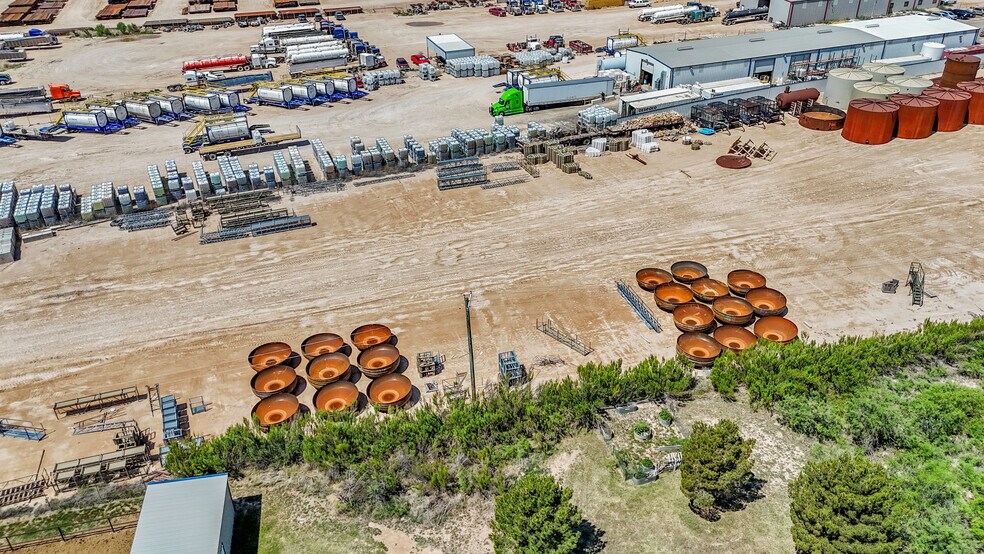More Photos Of 2828 Interstate 20, Midland Flex For Sale