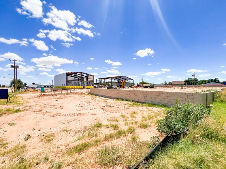 More Photos Of 1208 S Midland Dr, Midland Unknown For Lease