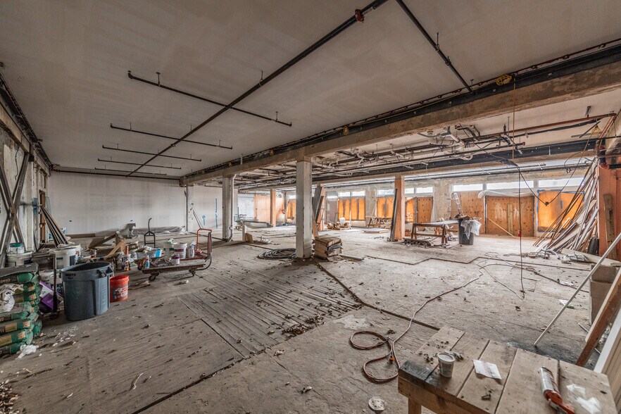 More Photos Of 1405 S Flores St, San Antonio Storefront Retail Residential For Lease