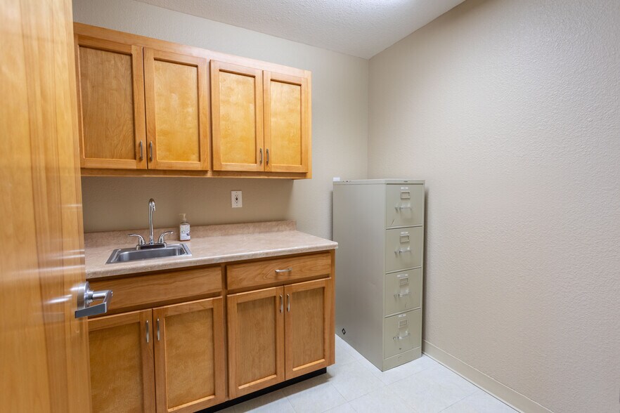 More Photos Of 4750-4794 Duckhorn Dr, Sacramento Research And Development For Lease