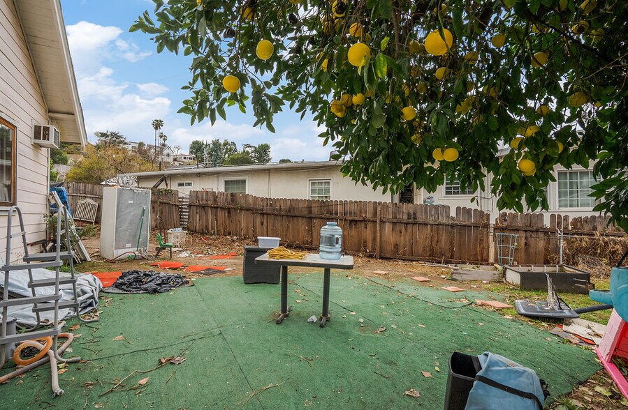 More Photos Of 6072 York Blvd, Los Angeles Freestanding For Sale