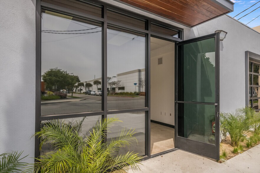 More Photos Of 633 Hindry Ave, Inglewood Warehouse For Sale