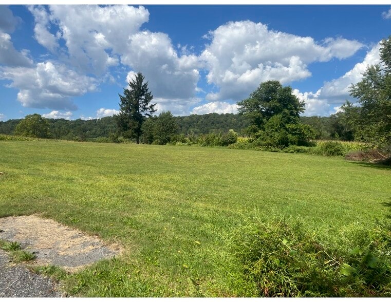 More Photos Of 5093 Vera Cruz Rd, Emmaus Lodge Meeting Hall For Sale