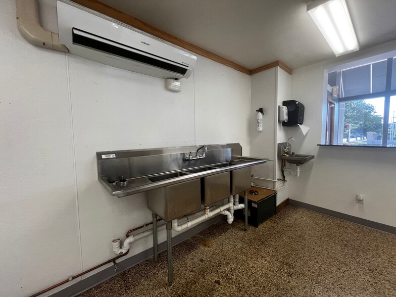 More Photos Of 3855 Lindell Blvd, Saint Louis Apartments For Lease