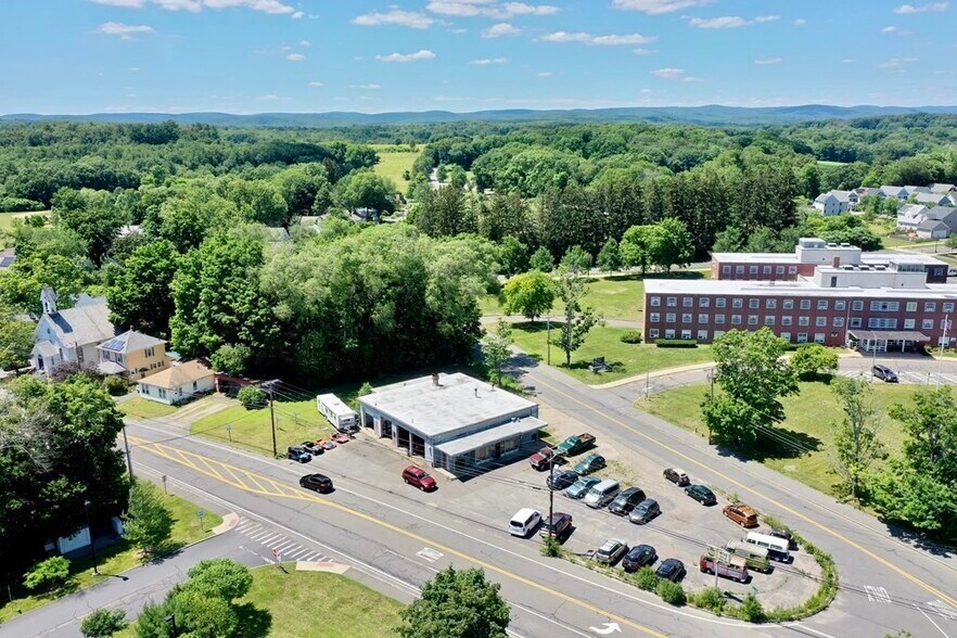 More Photos Of 31-33 Chapel St, Northampton Auto Repair For Sale