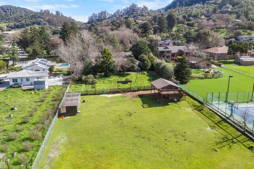 More Photos Of 8 Circle Rd, San Rafael Specialty For Sale