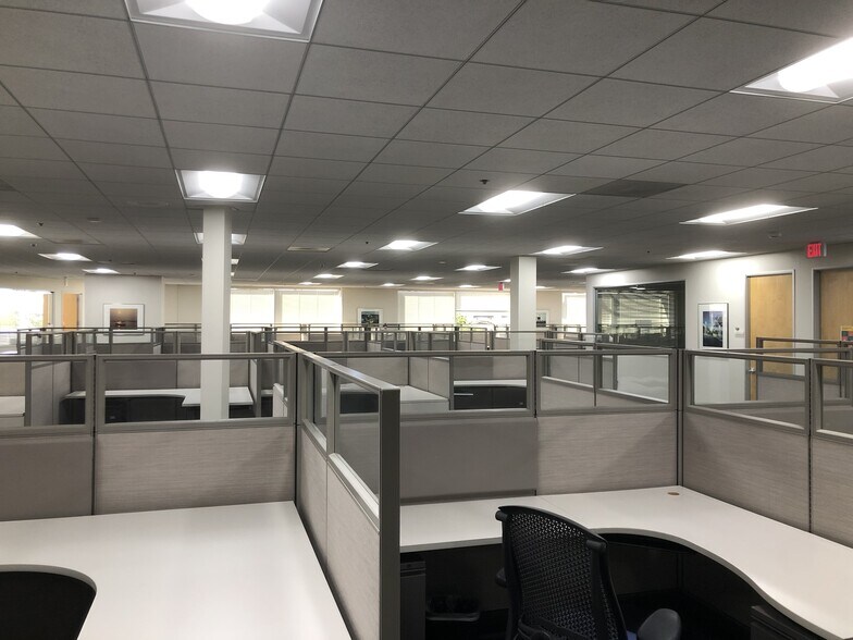 More Photos Of 8550 Balboa Blvd, Northridge Office For Lease