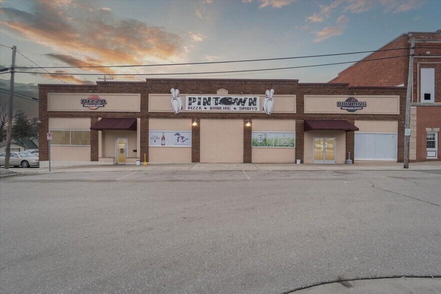 Primary Photo Of 142 N Saginaw St, Chesaning Bowling Alley For Sale