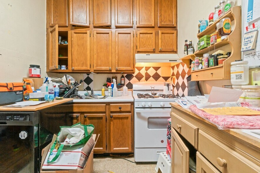 More Photos Of 2810 Saint Paul St, Baltimore Multifamily For Sale