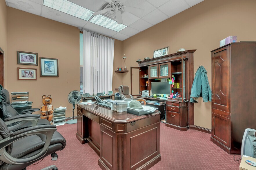 More Photos Of 3748 Civic Center Dr, North Las Vegas Light Manufacturing For Sale