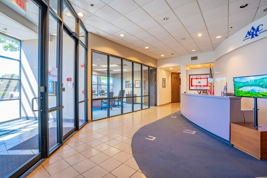 More Photos Of 9425 N MacArthur Blvd, Irving Office For Sale
