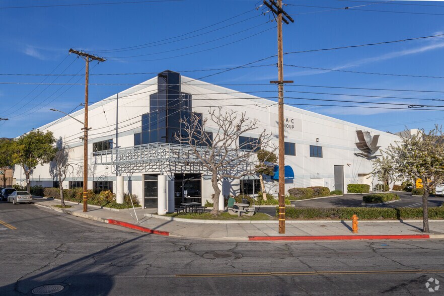 More Photos Of 3100 N San Fernando Blvd, Burbank Warehouse For Lease