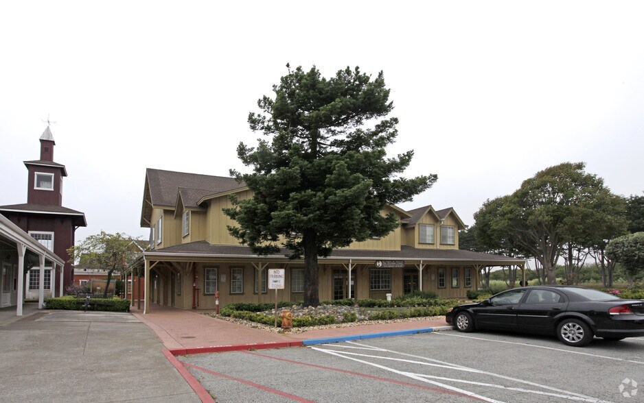 More Photos Of 225 Cabrillo Hwy S, Half Moon Bay Unknown For Lease
