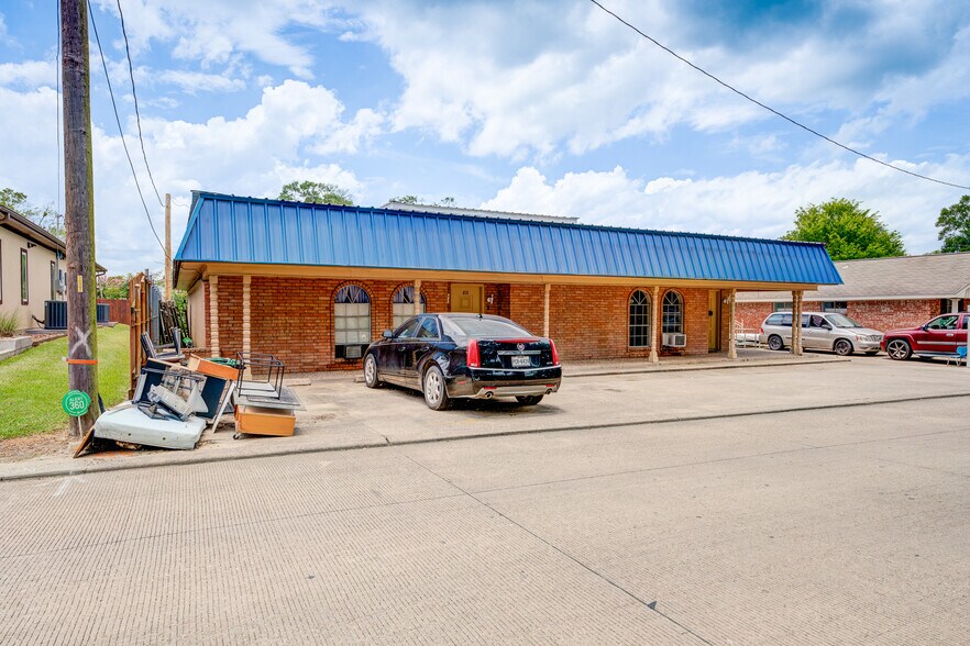 More Photos Of 811 N Travis St, Liberty Apartments For Sale