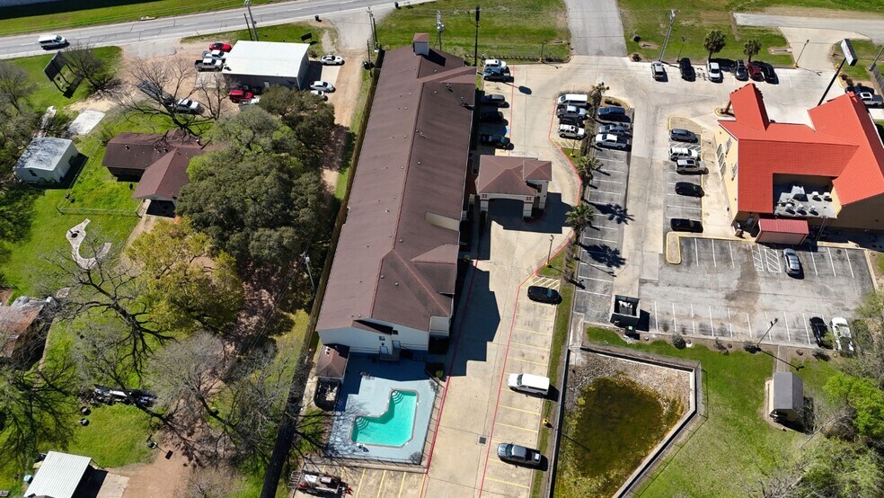More Photos Of 2209 Highway 290 E, Brenham Hotel For Sale