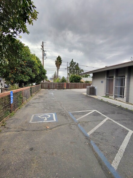 More Photos Of 1253 N Winton Way, Atwater Freestanding For Sale
