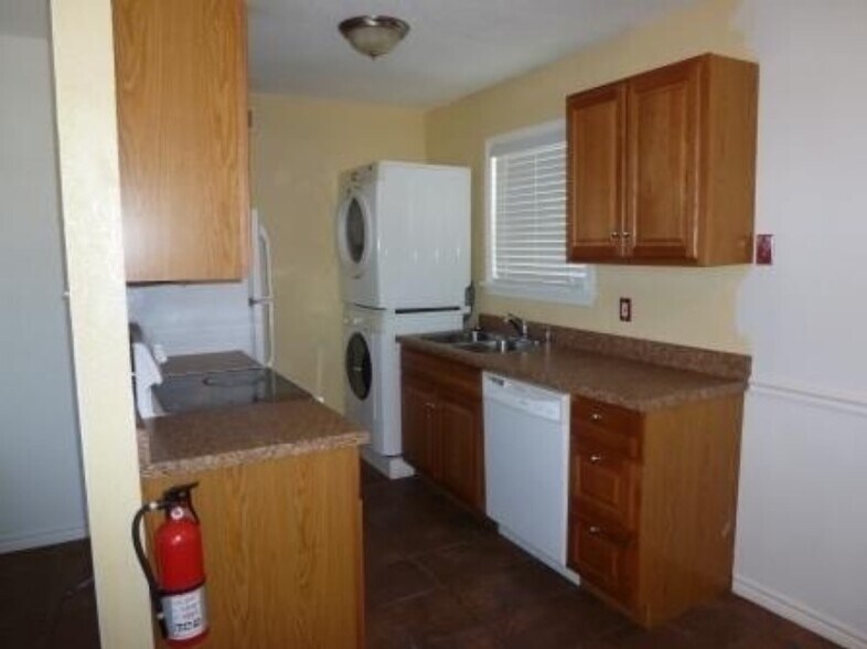 More Photos Of 803-805 Oran Cir, Bryan Apartments For Sale