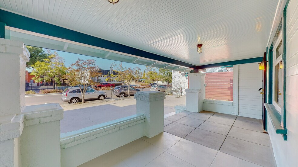 More Photos Of 536 N Larchmont Blvd, Los Angeles Loft Creative Space For Lease