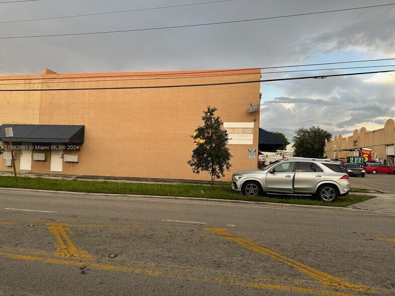 More Photos Of 1767 W 37th St, Hialeah Warehouse For Sale