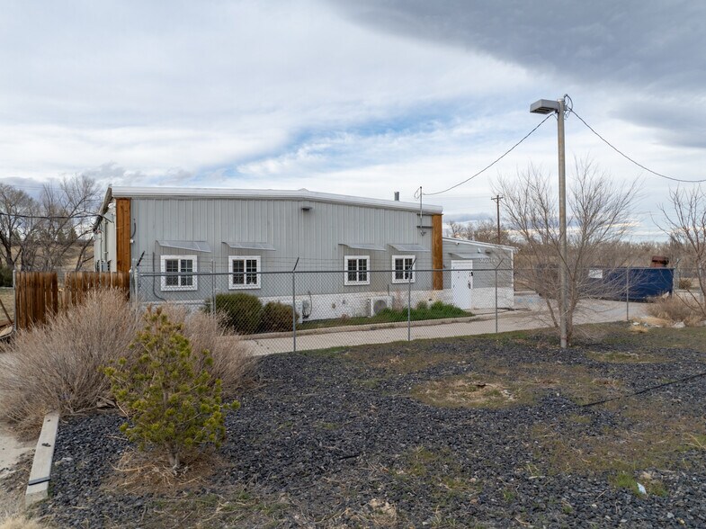 More Photos Of 3035 E 4th St, Pueblo Service For Sale